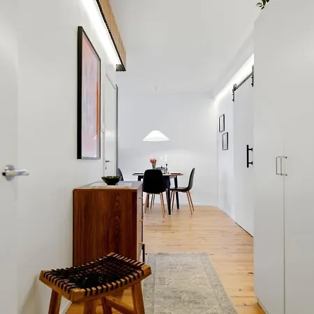 Lejlighed Floor | Kallio Church Views | Balcony | 2br