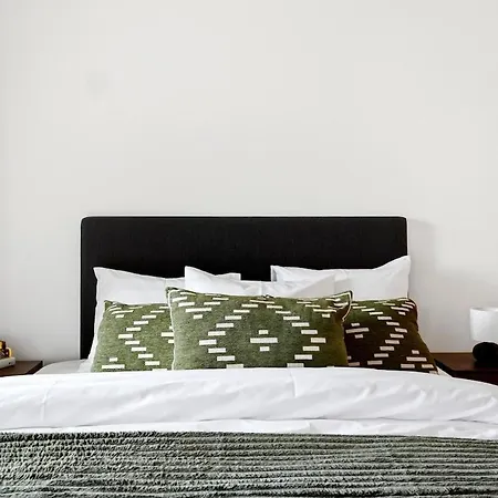 Floor | Kallio Church Views | Balcony | 2br Lejlighed Helsinki